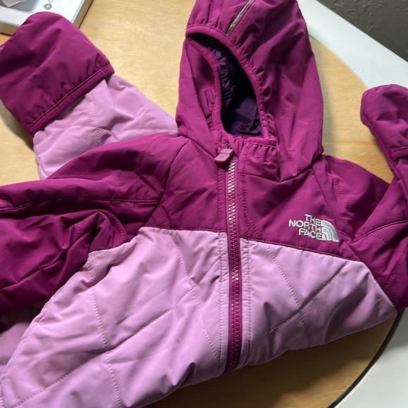 Baby north face snow suit puffer zip. Cuff legs and arms